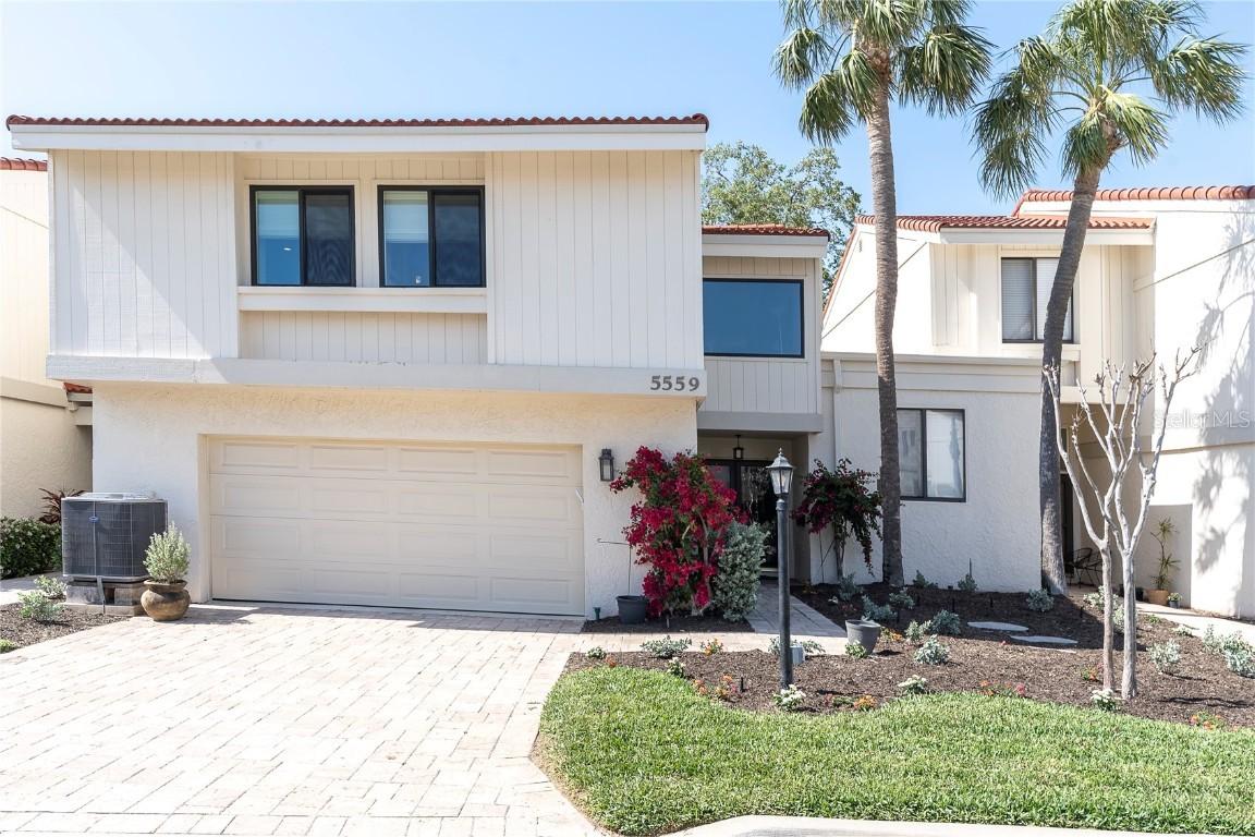 5559 Escondida Blvd., St Petersburg, FL 33715
