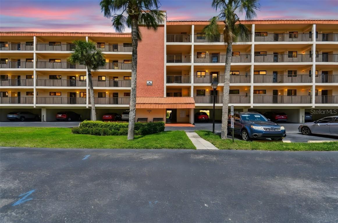 9450 Harbor Greens Way #403, Seminole, FL 33776