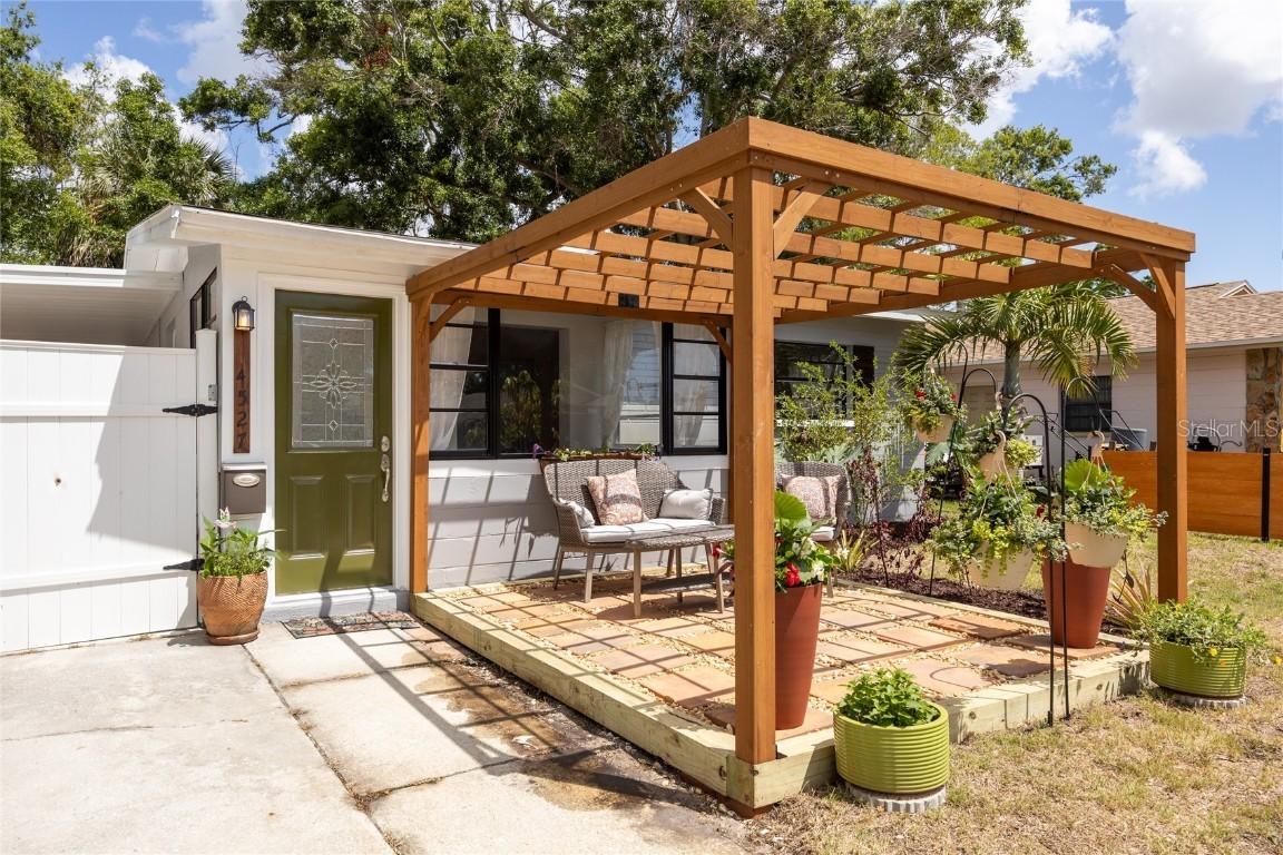 4527 24th Ave., St Petersburg, FL 33711