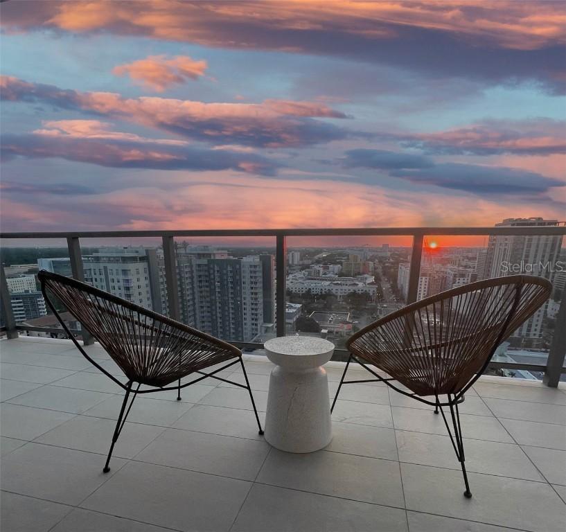 301 1st St. #2106, St Petersburg, FL 33701