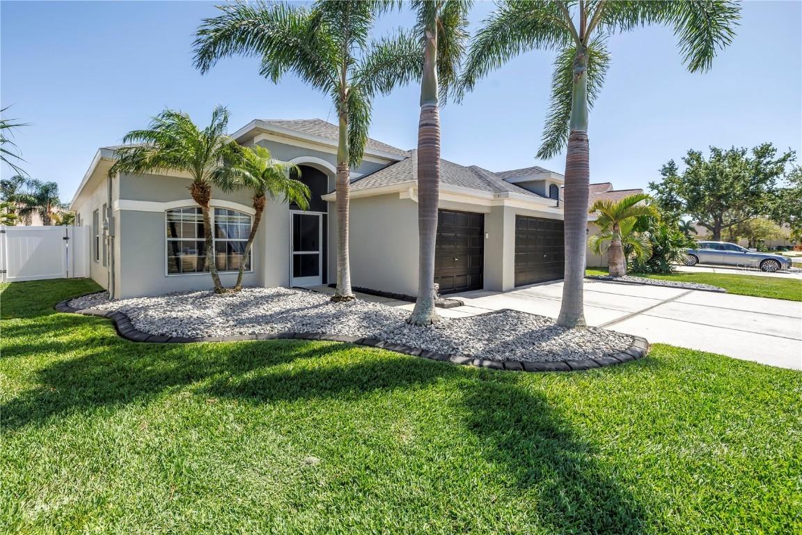 511 York Dale Dr., Ruskin, FL 33570