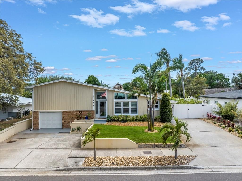 6630 Gulfport Blvd., South Pasadena, FL 33707