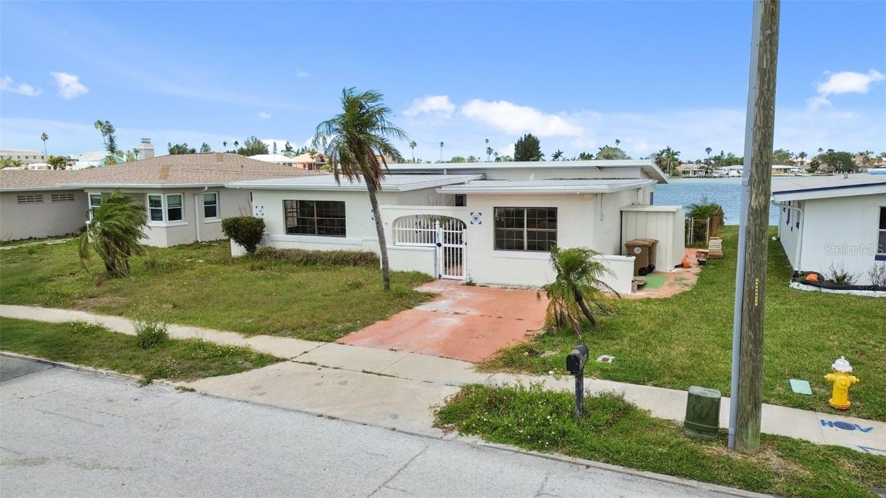 15319 Harbor Dr., Madeira Beach, FL 33708