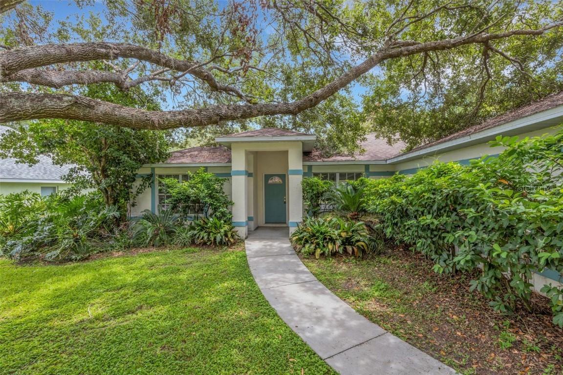 6434 Laurelwood Dr., Zephyrhills, FL 33542