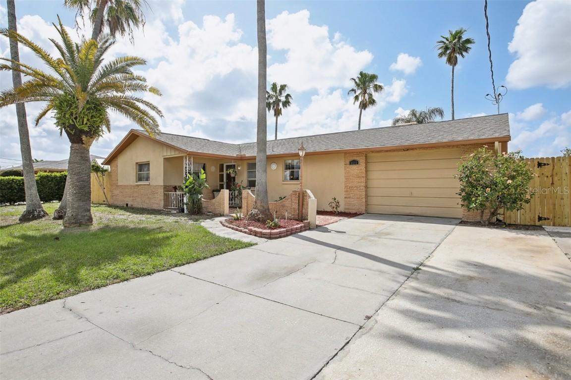 5616 Riddle Rd., Holiday, FL 34690