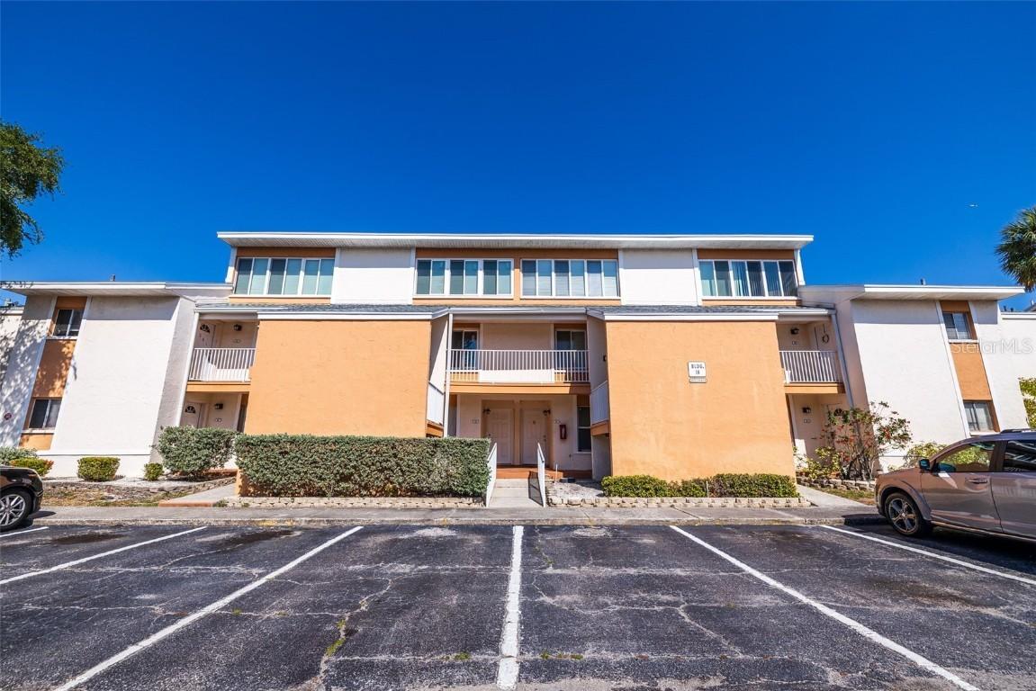 9975 7th Way #102, St Petersburg, FL 33702
