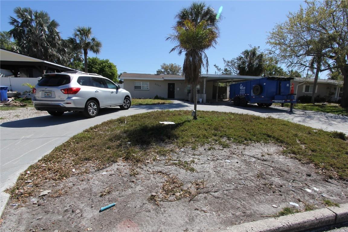 4327 Huntington St., St Petersburg, FL 33703