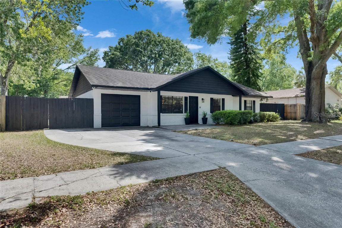 2420 Forrest Crest Cir., Lutz, FL 33549