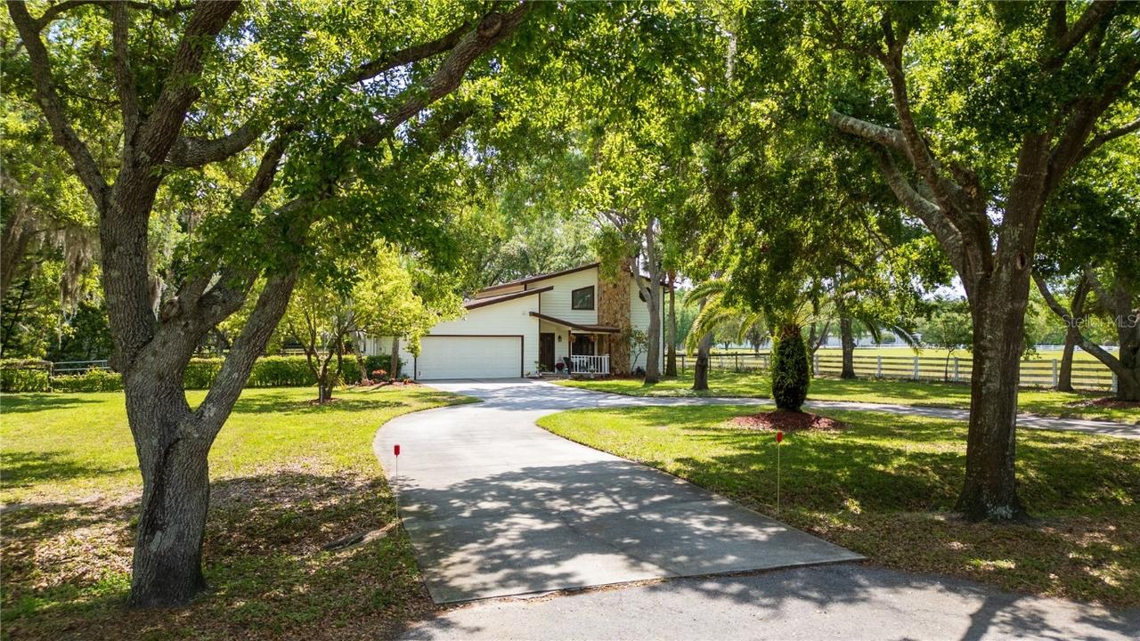1691 Ridge Top Dr., Tarpon Springs, FL 34688