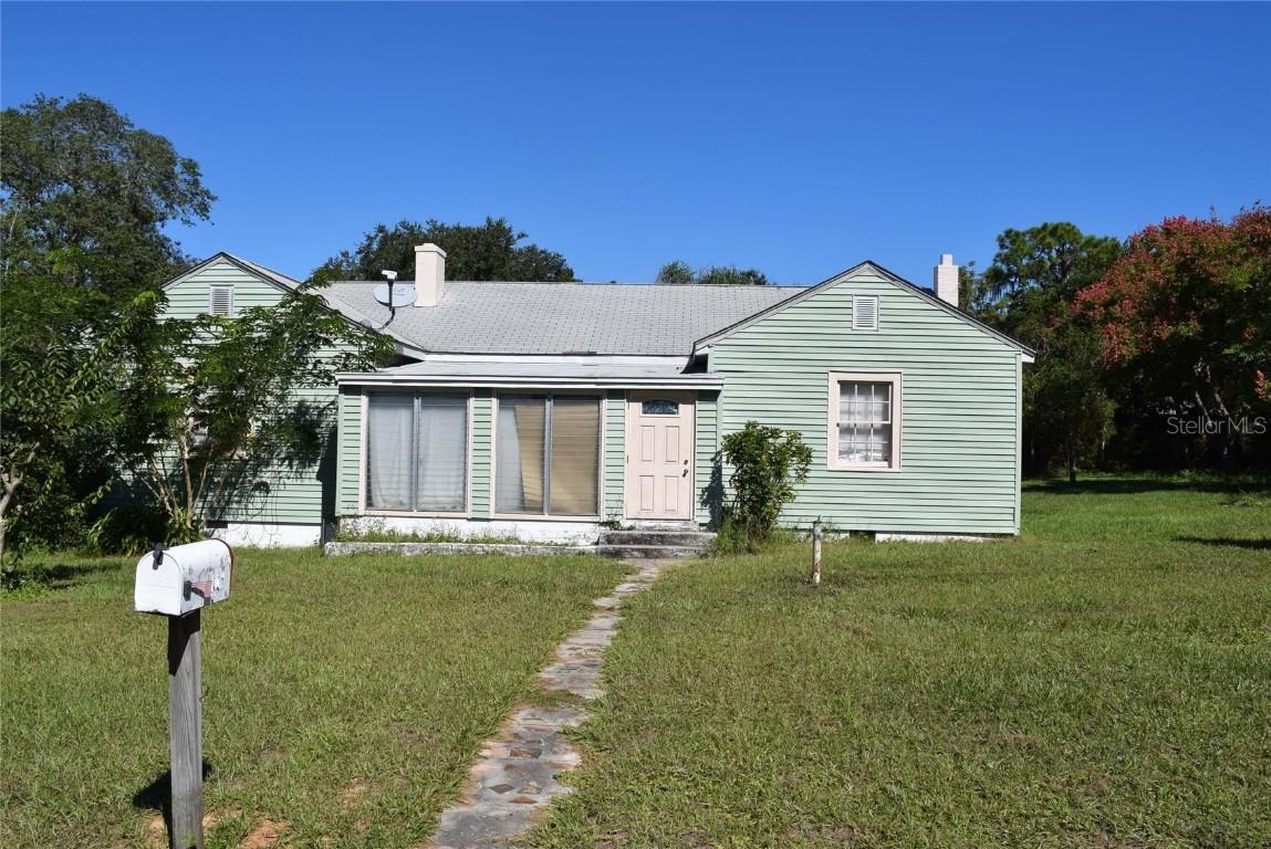 823 Cohassett Ave., Lake Wales, FL 33853