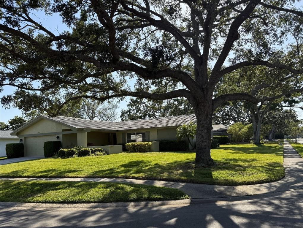 2722 Woodview Ct., Clearwater, FL 33761