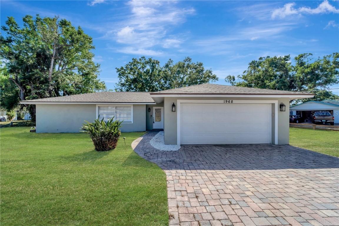 1968 Rolling Green Cir., Sarasota, FL 34240