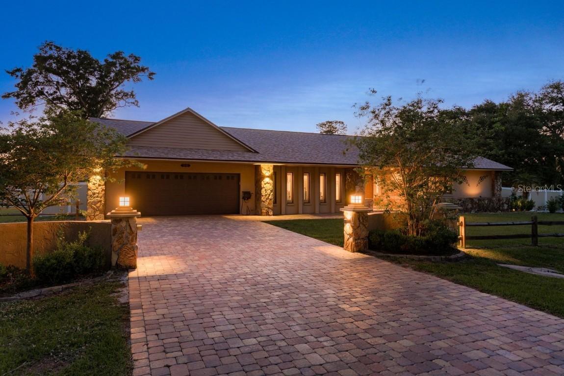 113 Garland Cir., Palm Harbor, FL 34683