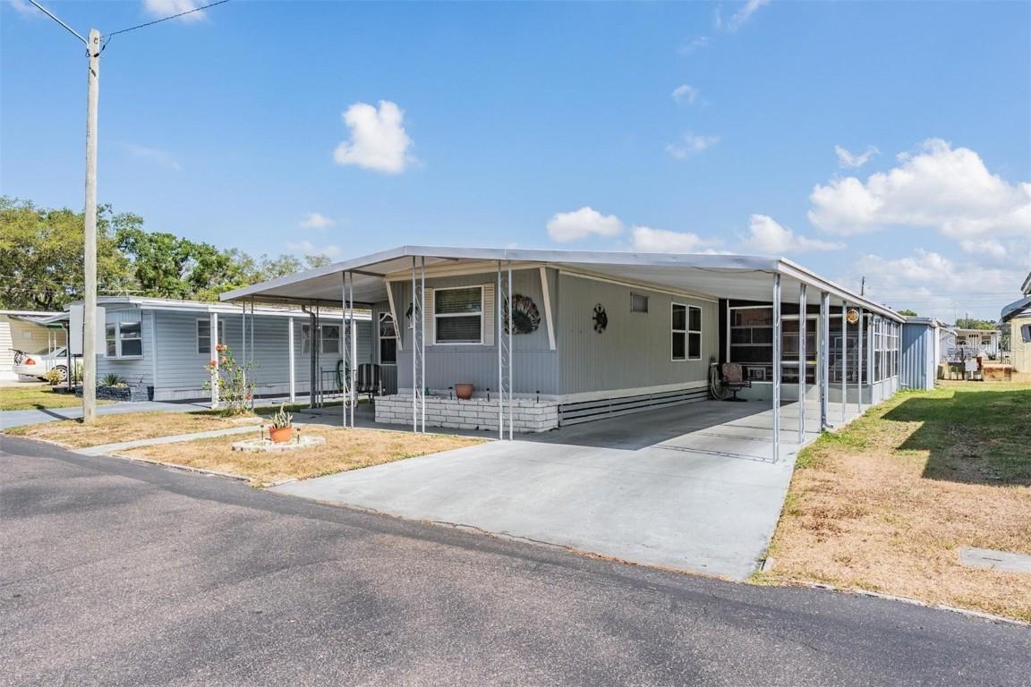 37025 Lois Ave., Zephyrhills, FL 33542