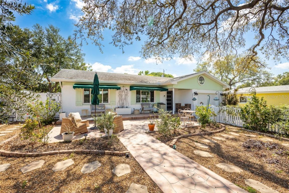 903 Emerson Dr Dr., Dunedin, FL 34698