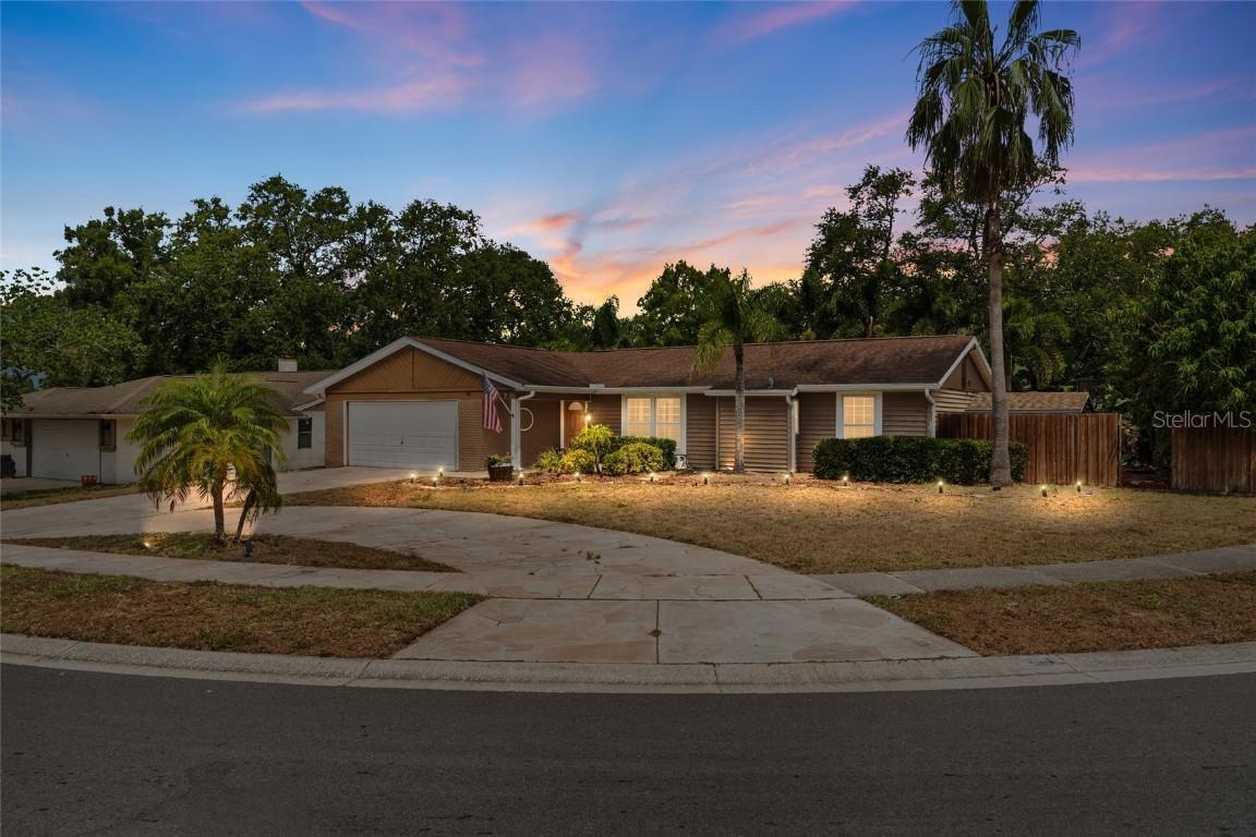 1686 Spottswood Cir., Palm Harbor, FL 34683