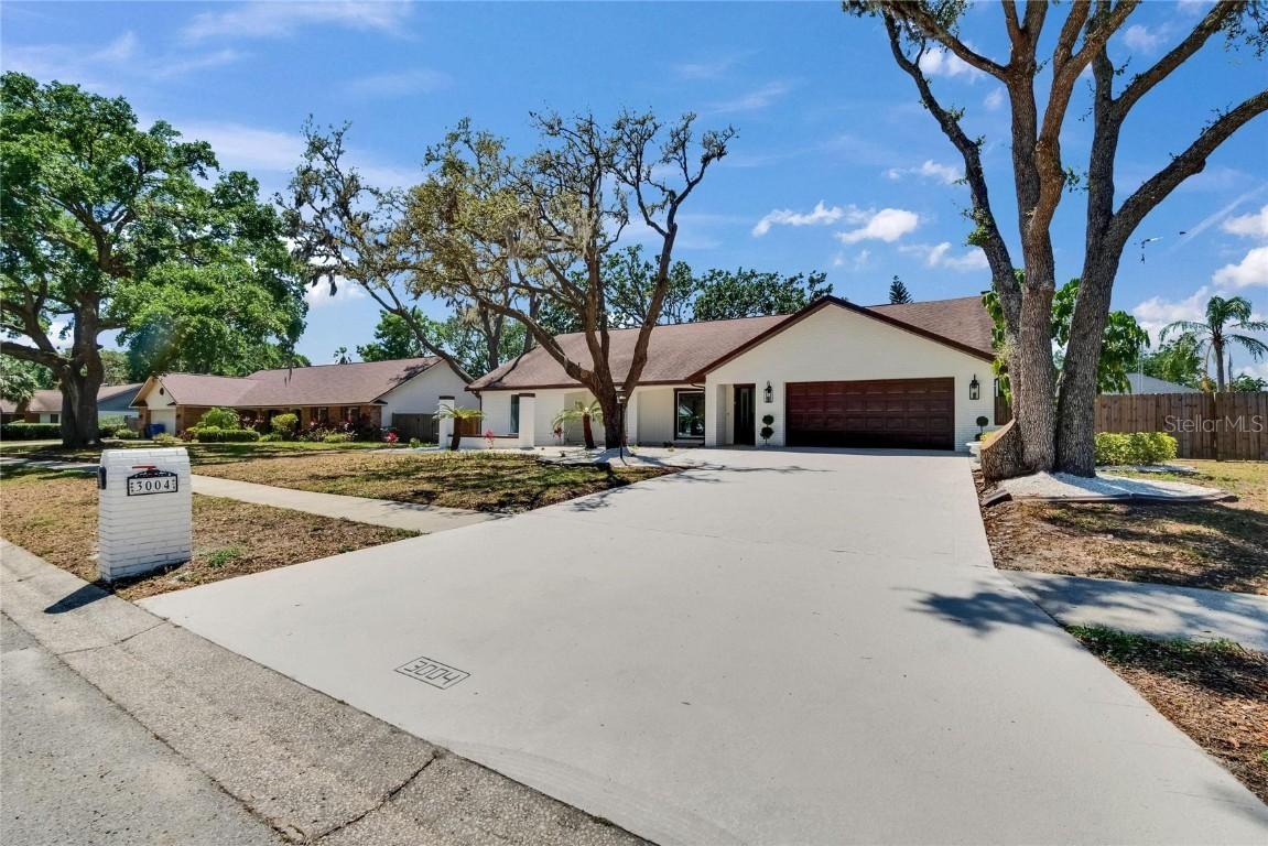 3004 Rolling Acres Pl., Valrico, FL 33596