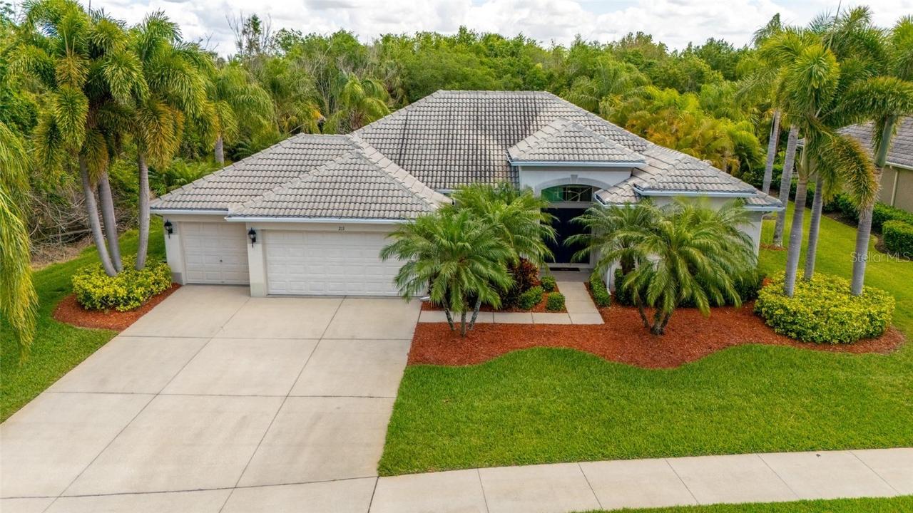 211 Royal Bonnet Dr., Apollo Beach, FL 33572