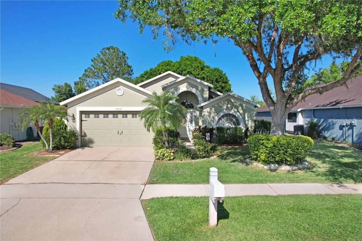 29737 Fog Hollow Dr., Wesley Chapel, FL 33543