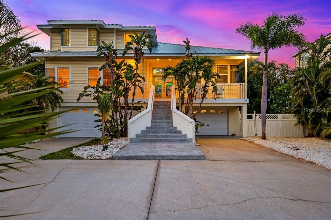 294 Kentucky Ave., Crystal Beach, FL 34681