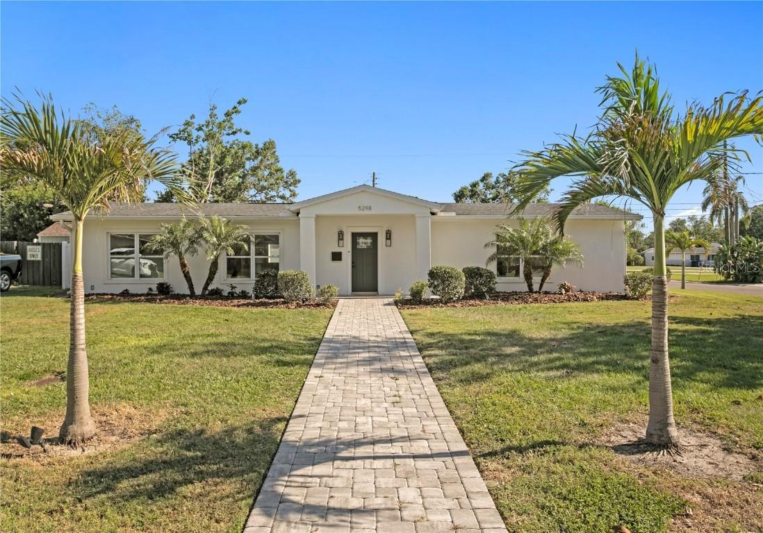 5298 Oxford Ave., St Petersburg, FL 33710