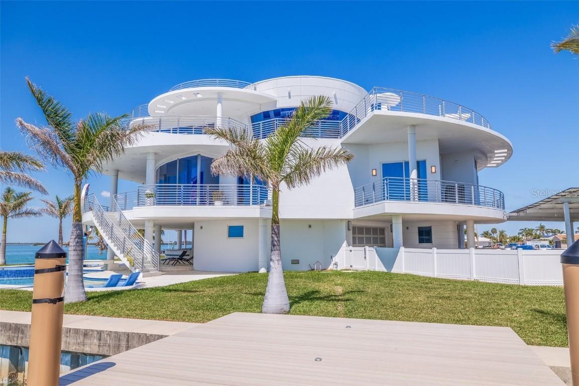 12650 7th St., Treasure Island, FL 33706