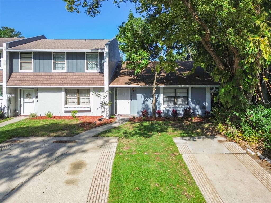 1236 Abbey Crescent Ln., Clearwater, FL 33759