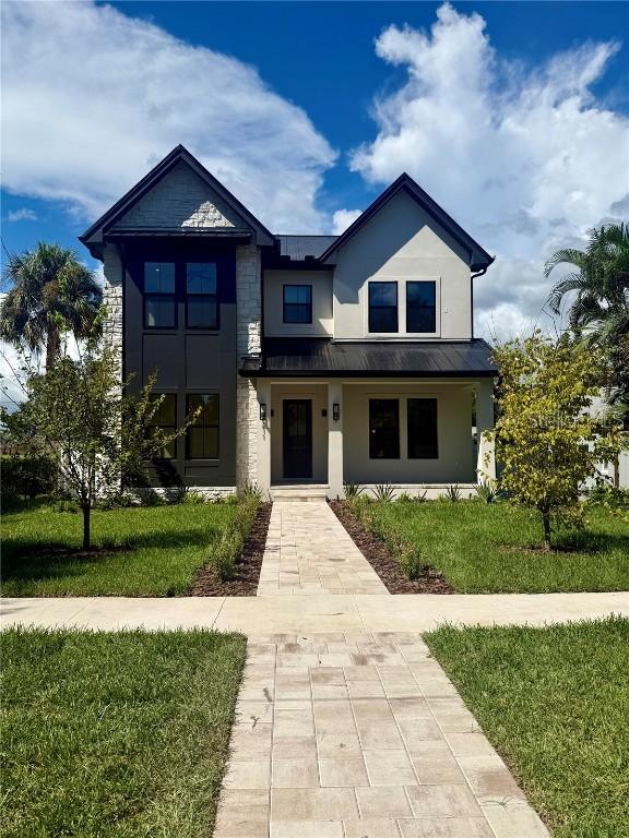 211 29th Ave N Ave., St Petersburg, FL 33704
