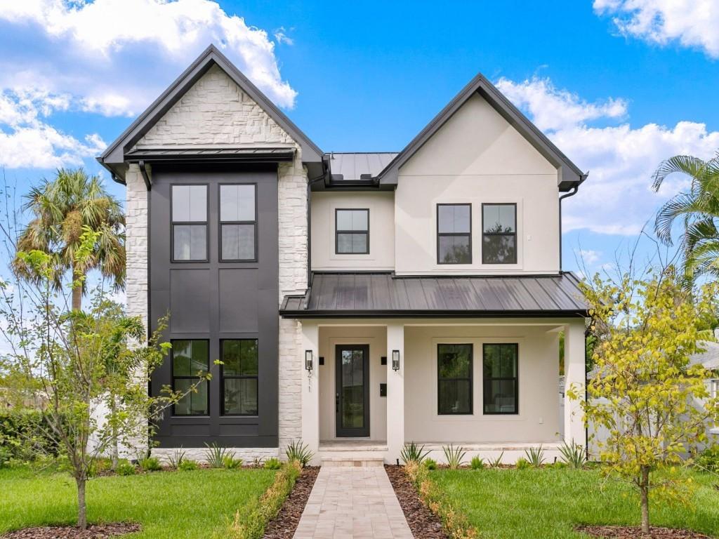 211 29th Ave N Ave., St Petersburg, FL 33704