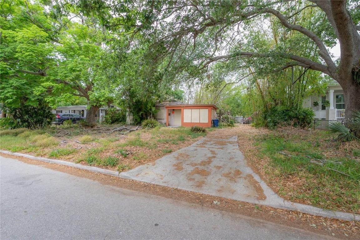 3027 W Helen Ave., Tampa, FL 33611