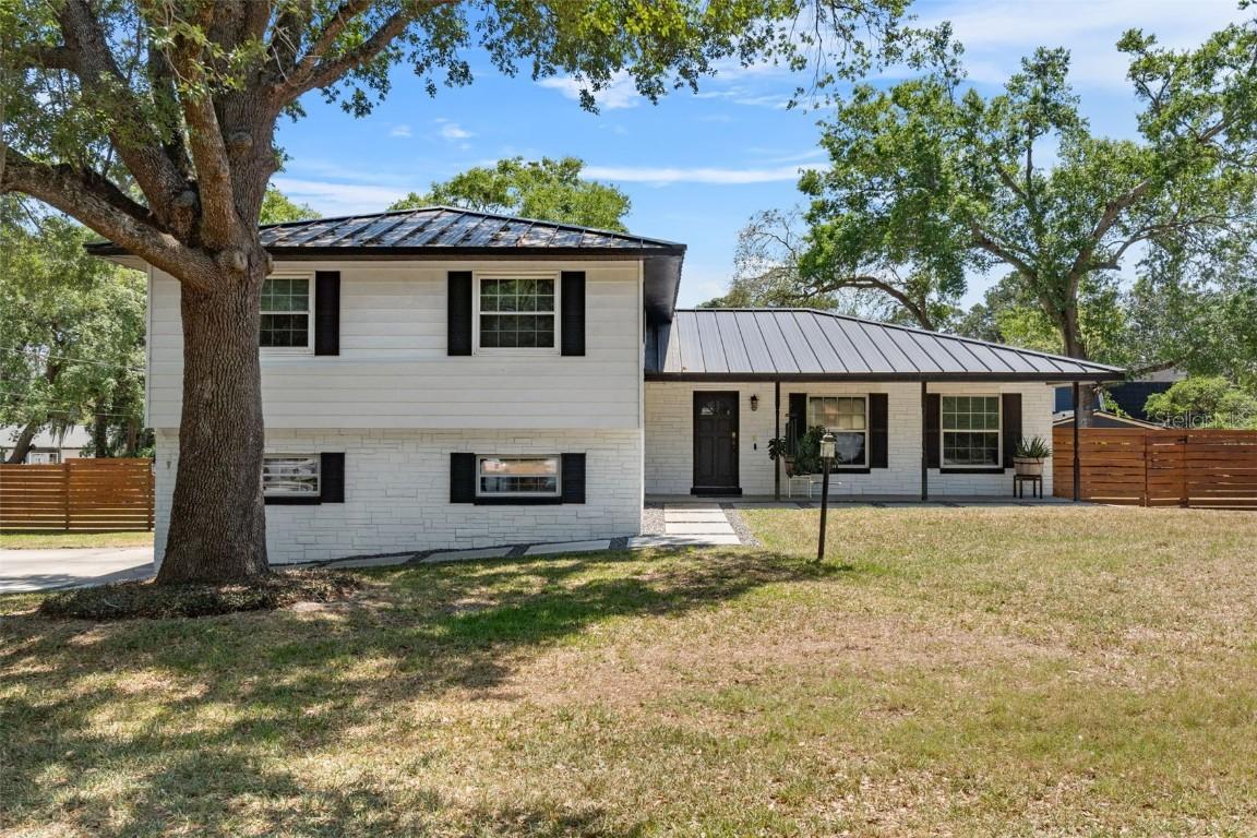 1352 Charlotte St., Altamonte Springs, FL 32701