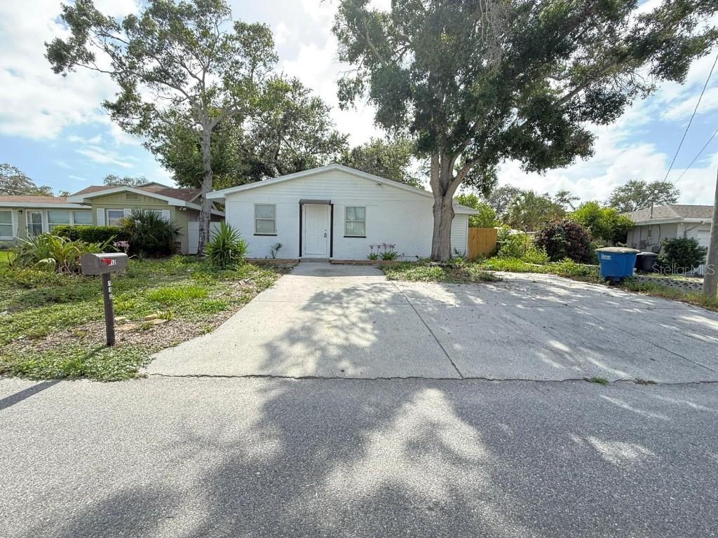 112 N Betty Ln., Clearwater, FL 33755