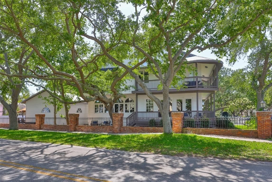 2802 Old Bayshore Way, Tampa, FL 33611
