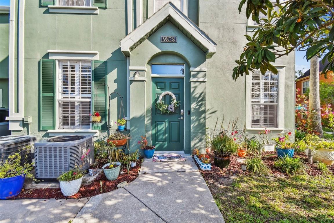 9828 Lake Chase Island Way, Tampa, FL 33626