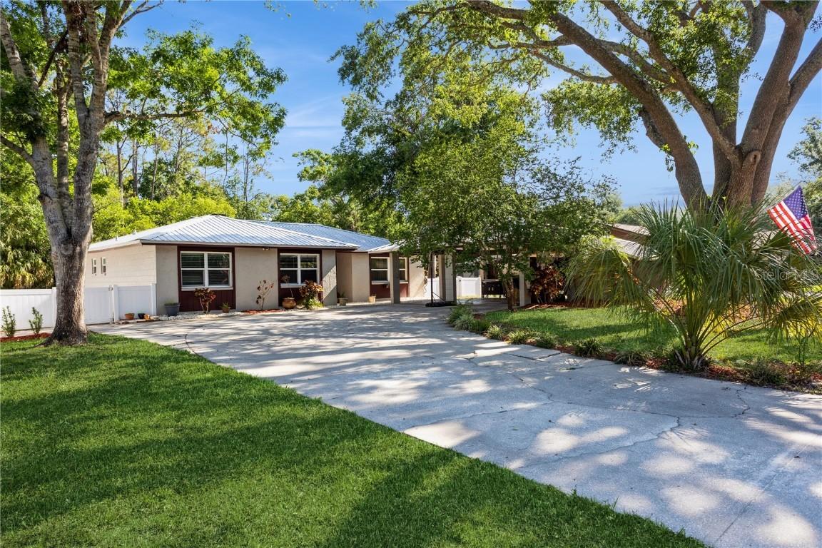 1212 Wildrose Dr., Lutz, FL 33549