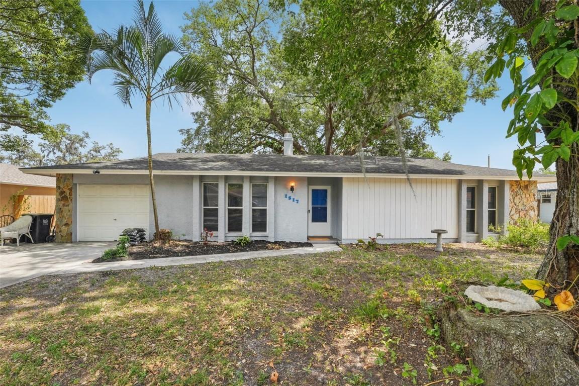 1517 Country Ridge Dr., Lakeland, FL 33801