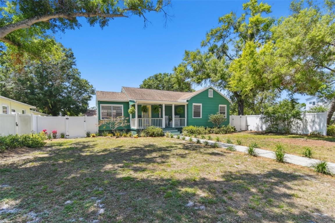 1046 Yale St., St Petersburg, FL 33713