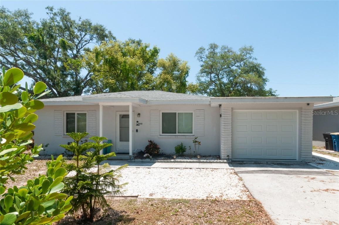 1253 Union St., Clearwater, FL 33755