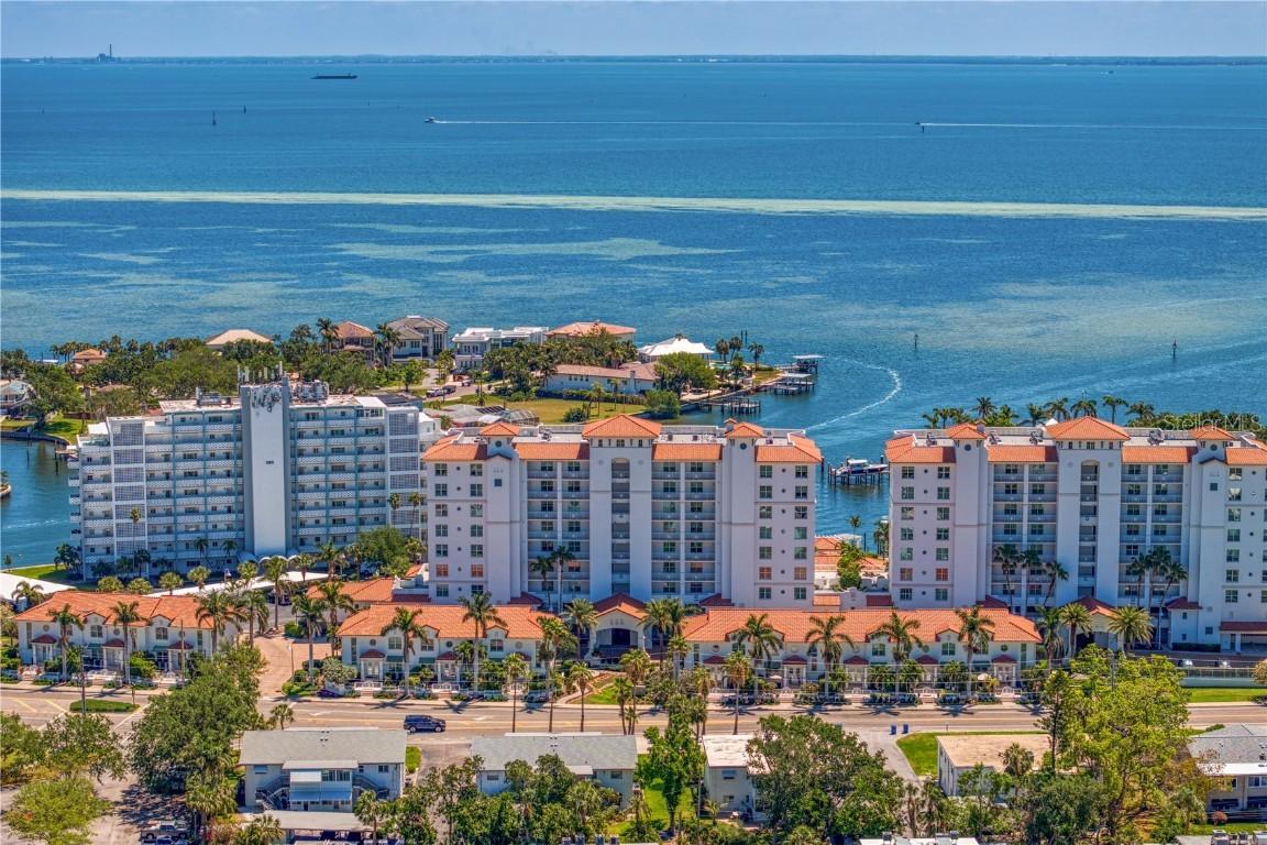 1325 Snell Isle Blvd. #911, St Petersburg, FL 33704