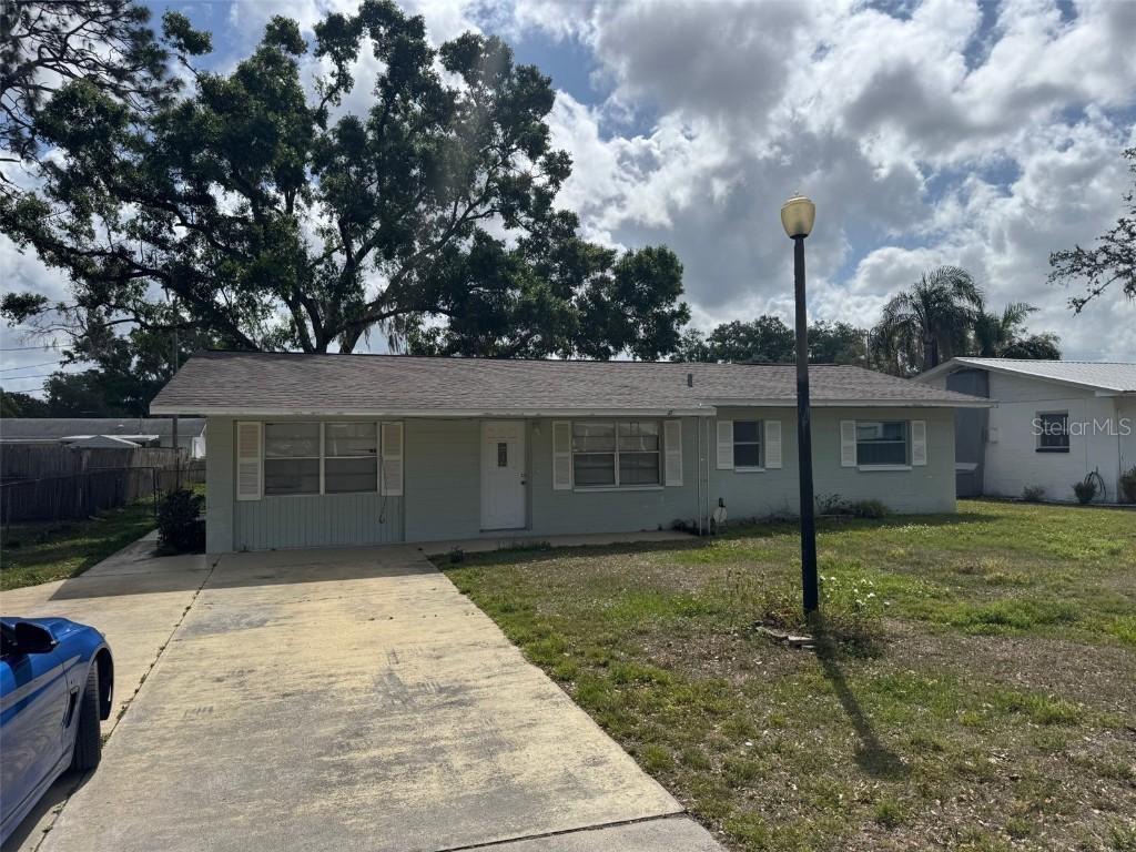 5806 Beech St., Zephyrhills, FL 33542