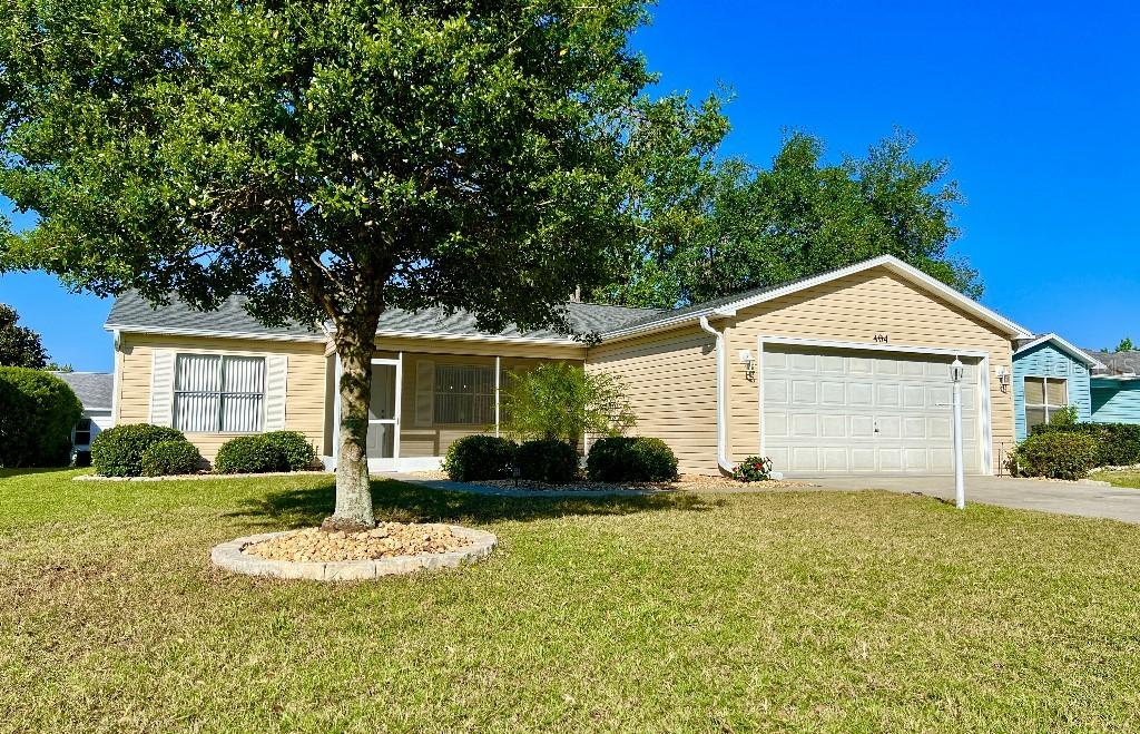 404 San Marino Dr., Lady Lake, FL 32159