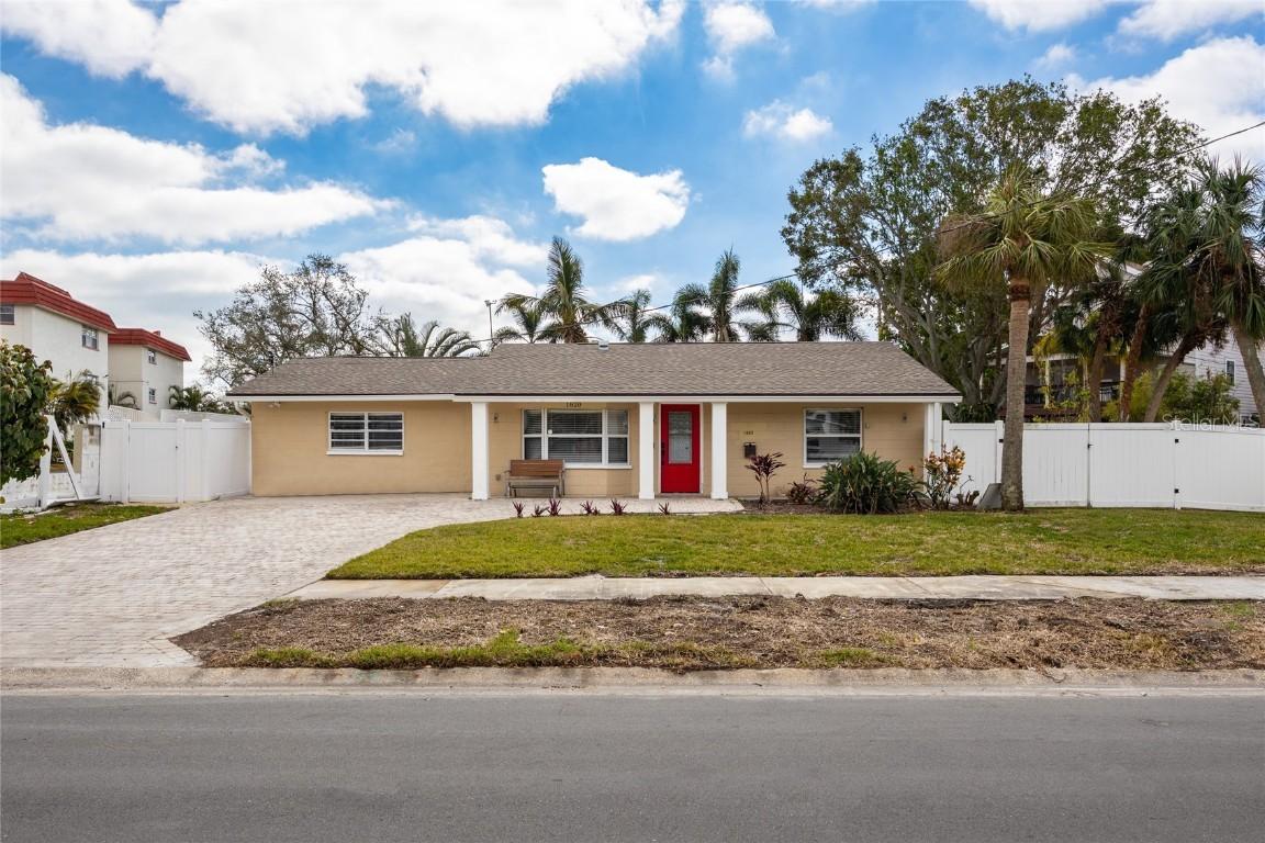 1820 Massachusetts Ave., St Petersburg, FL 33703