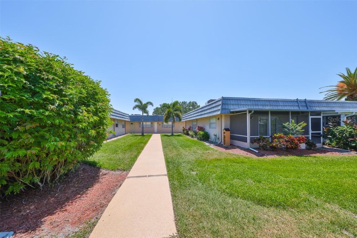 1802 Bedford Ter. #187, Sun City Center, FL 33573