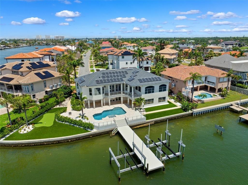 6202 Pasadena Point Blvd., Gulfport, FL 33707