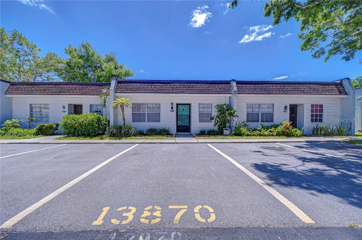 13870 Oakwood Ln., Seminole, FL 33776