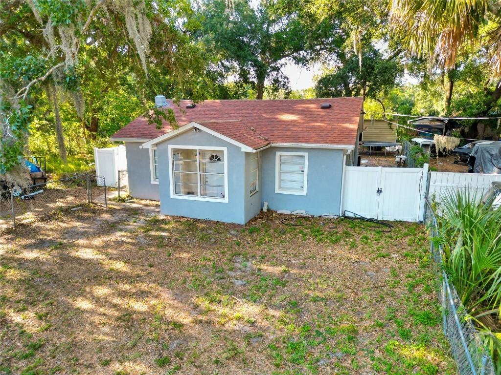 3212 E Henry Ave., Tampa, FL 33610