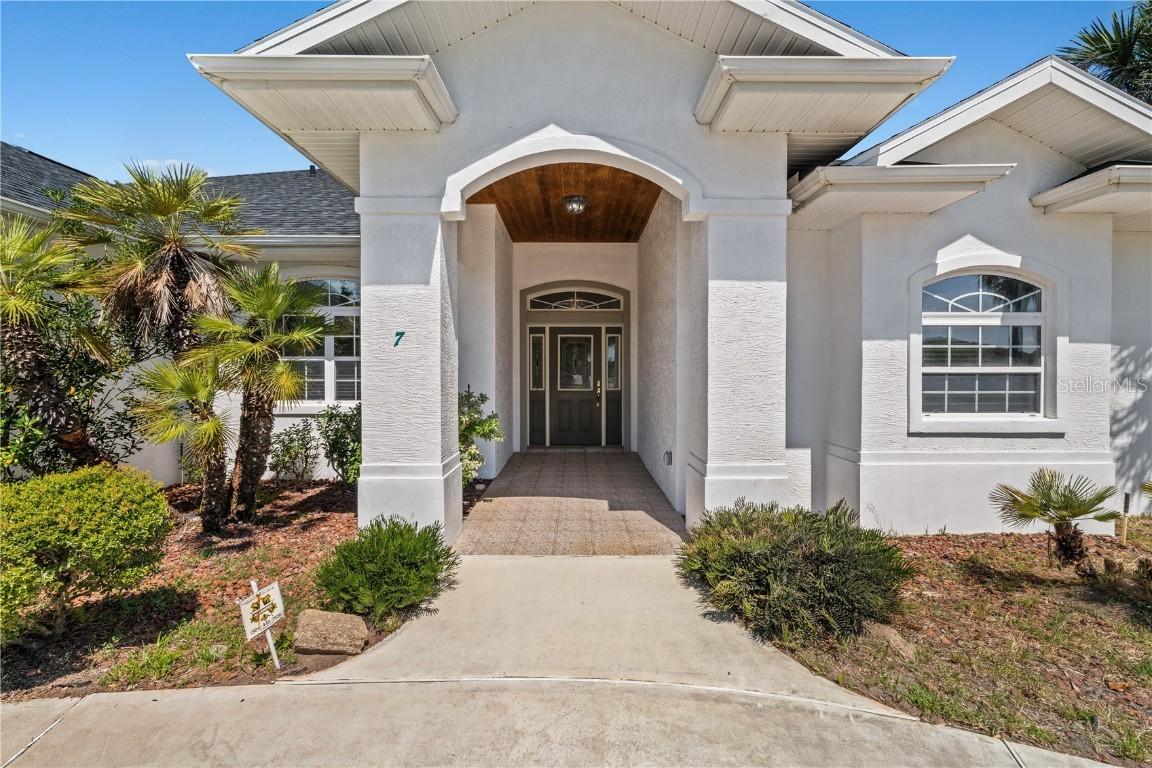 7 Christopher Ct., Palm Coast, FL 32137