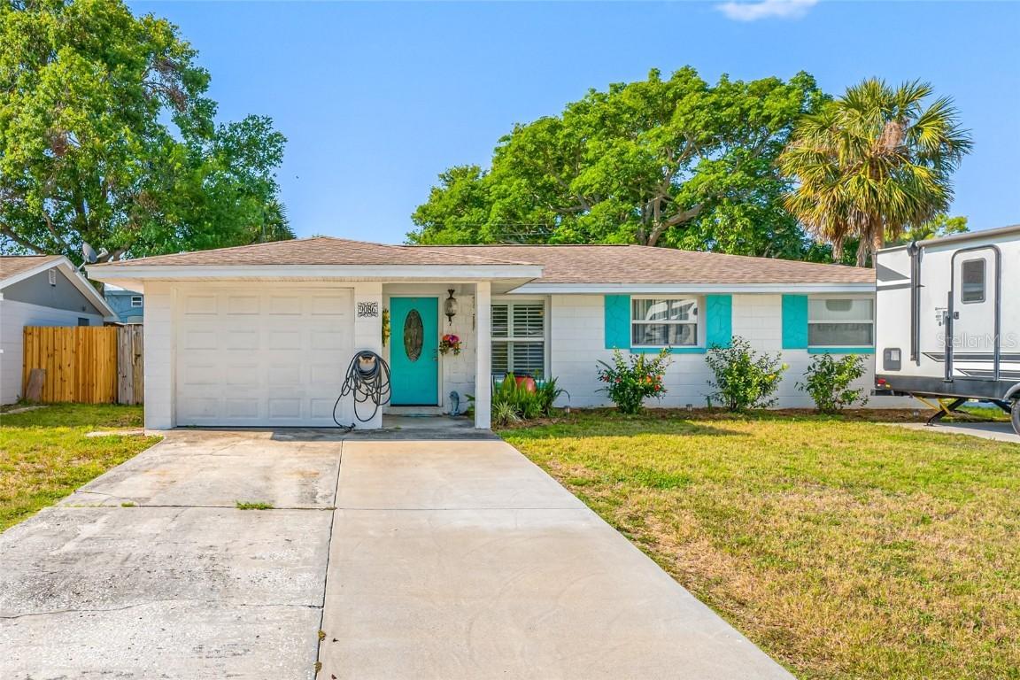9086 Enchantment Dr., Largo, FL 33773