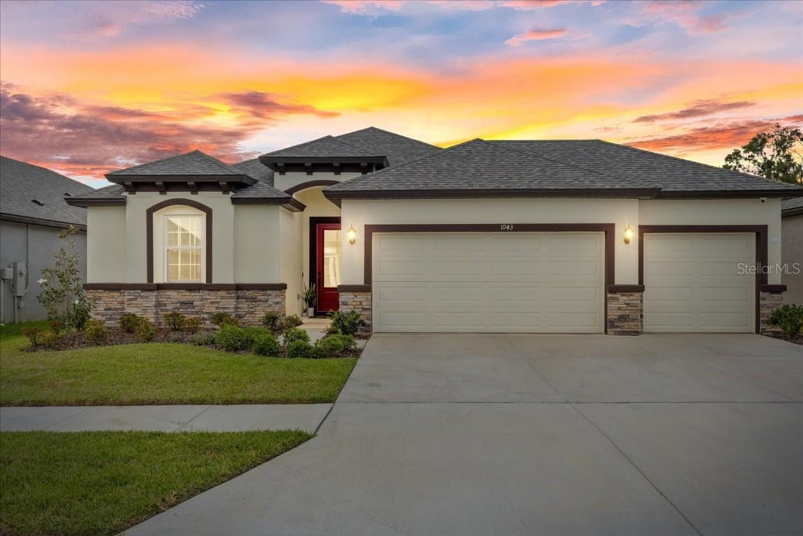 1043 Davis Heather Cir., Seffner, FL 33584