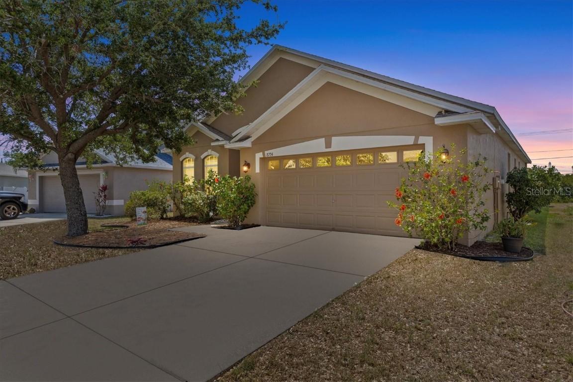 8704 Sandy Plains Dr., Riverview, FL 33578